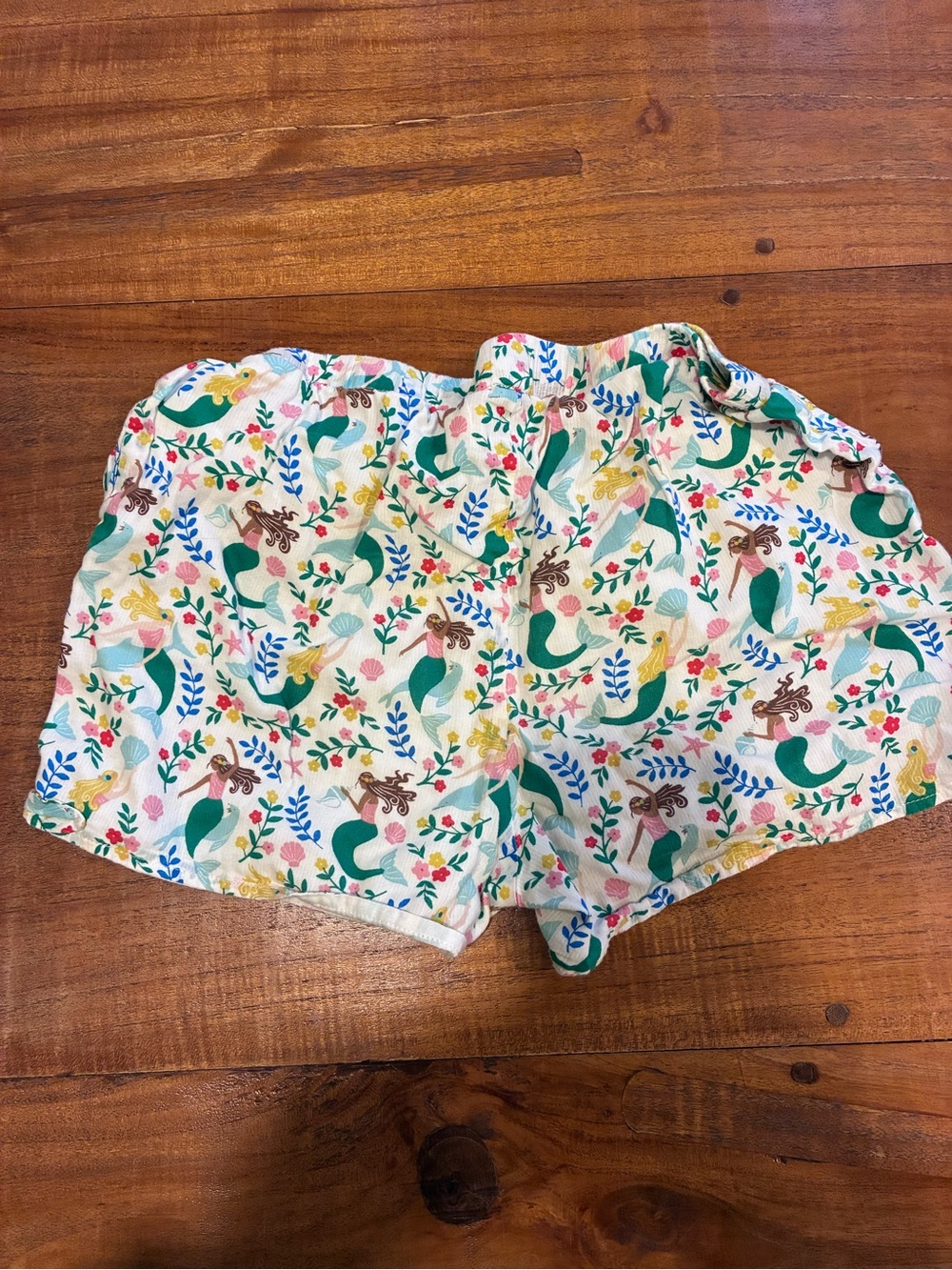 Boden Ivory Shorts with Multicolor Mermaid Print Size Girls 10 - Picture 2 of 4